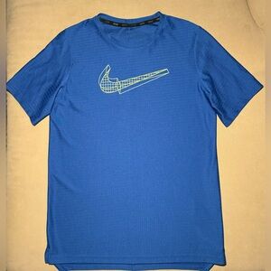 Nike Logo T-shirt Bright Blue Kids Size Extra Large XL